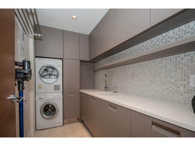 1409 west pender