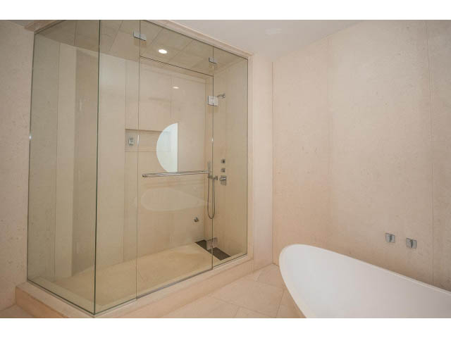 Spacious bathroom with a walk-in shower and a freestanding bathtub. - 1502- 1560 Homer Mews, Vancouver Downtown