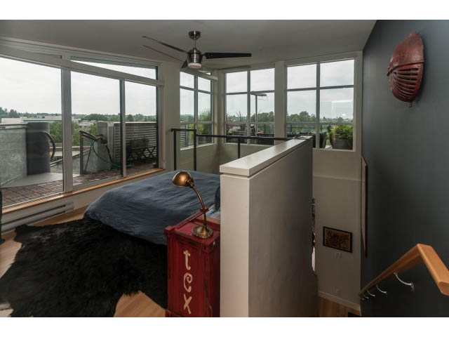 Bright loft with hardwood floors, city view, and modern decor. - 4123 - 2250 Commercial Dr, Vancouver East Side
