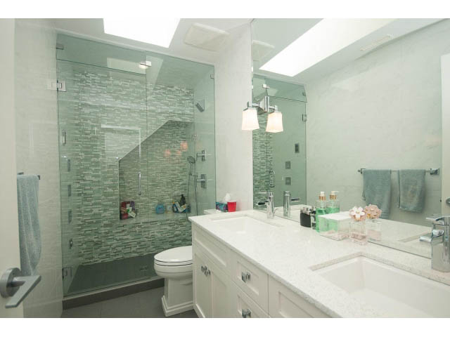 rental west 28th avenue at collingwood street