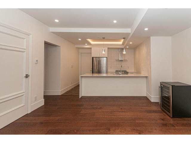 suite edgemont village north vancouver