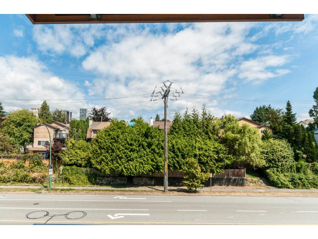 unfurnished lower lonsdale