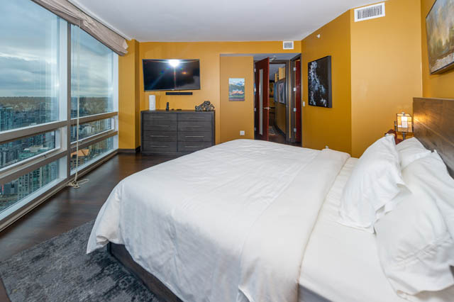 one wall centre rentals downtown