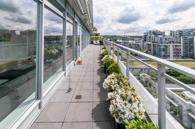 Spacious balcony with city view and modern furnishings. - 1101 - 1661 Ontario Street, Vancouver West Side