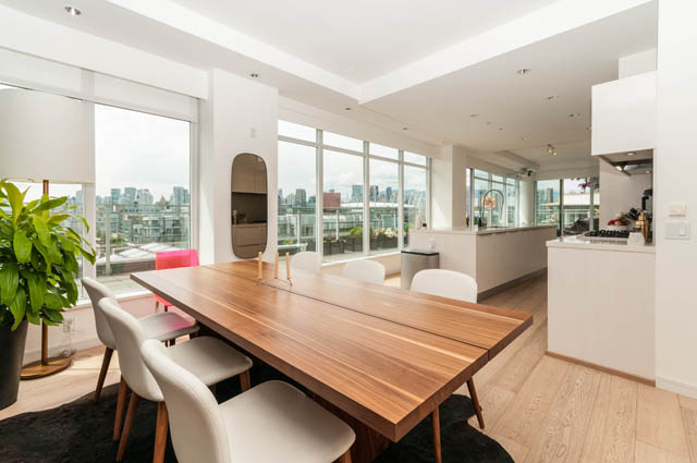 Bright kitchen with hardwood floors and city view. - 1101 - 1661 Ontario Street, Vancouver West Side
