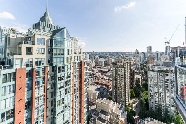 Spacious penthouse with stunning city views and modern furnishings. - 3205 - 928 Richards St, Vancouver Downtown