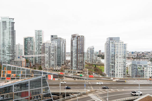 Furnished 1-bedroom condo with city view and modern design. - 1901 - 1480 Howe St, Vancouver Downtown