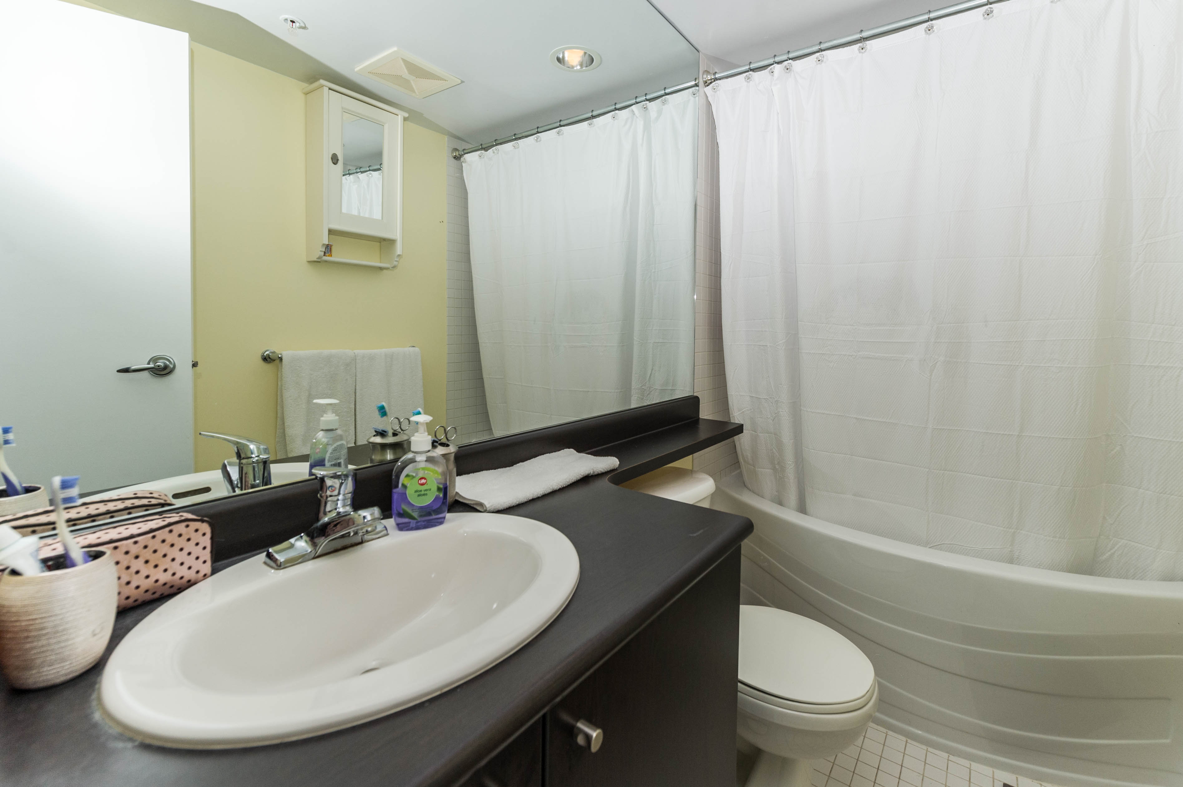 Lovely Two Bedroom Condo For Rent in the Heart of Lower Lonsdale