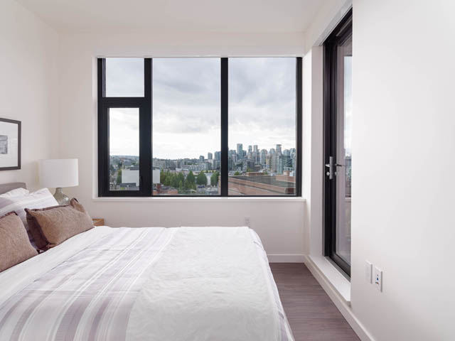 Bright master bedroom with large windows offering a stunning city view. - 805 -  210 E 5th Avenue, Vancouver East Side