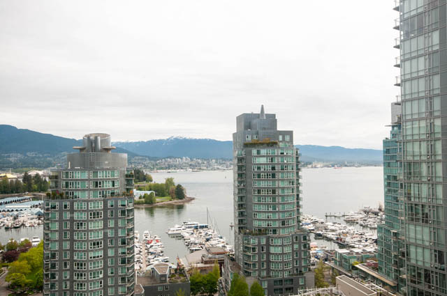 Spacious 3-bedroom condo with stunning city view and modern furnishings. - 1803 - 620 Cardero Street, Vancouver Downtown