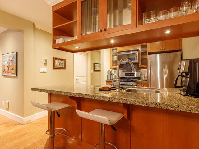 2115 macdonald st vancouver west side kitsilano