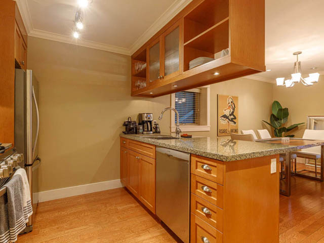 2115 macdonald st vancouver west side kitsilano