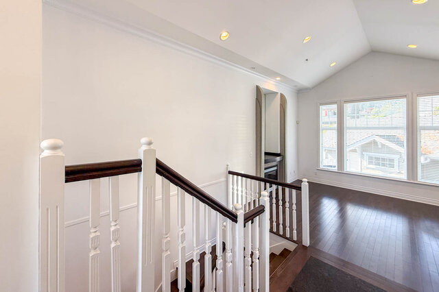 Spacious foyer with hardwood floors and large windows overlooking neighborhood. - 2307 Marine Drive, West Vancouver