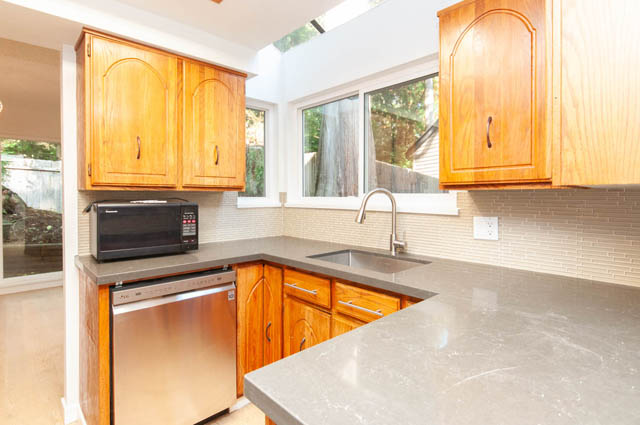 1484 ross rd north vancouver westlynn