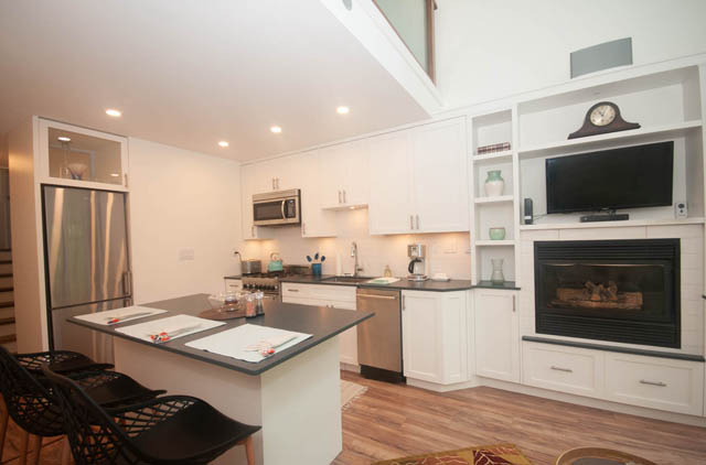 accommodations in vancouver west side