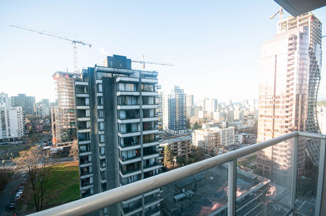Furnished 1-bedroom + den with stunning city views and modern balcony railing. - 1907 - 1420 West Georgia Street, Vancouver Downtown