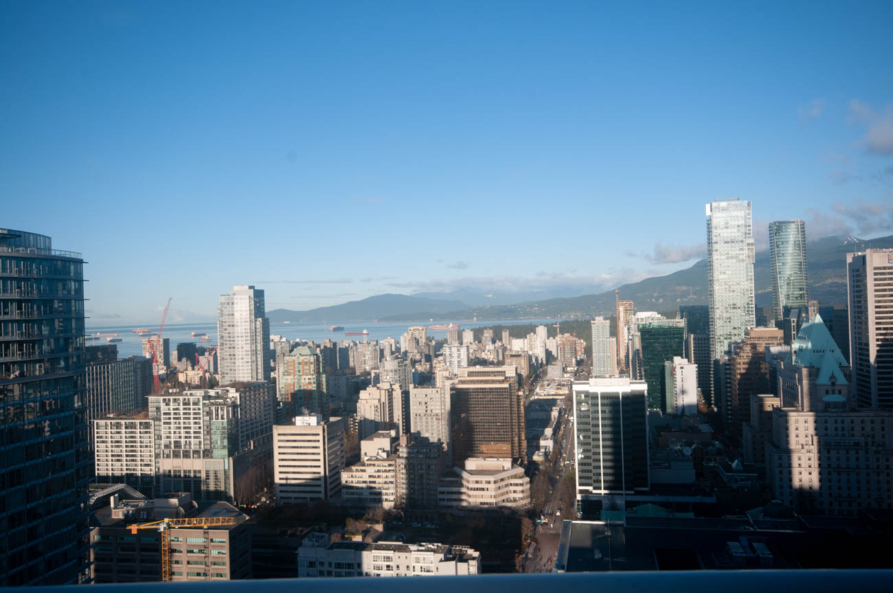 Furnished 2-bedroom condo with stunning city view and modern furnishings. - 4502 - 777 Richards St, Vancouver Downtown