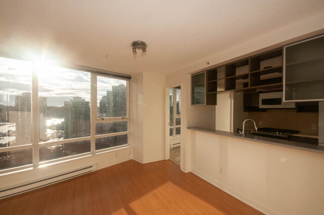 2202 - 939 Expo Boulevard - Condo - Yaletown - Photo 3 of 36