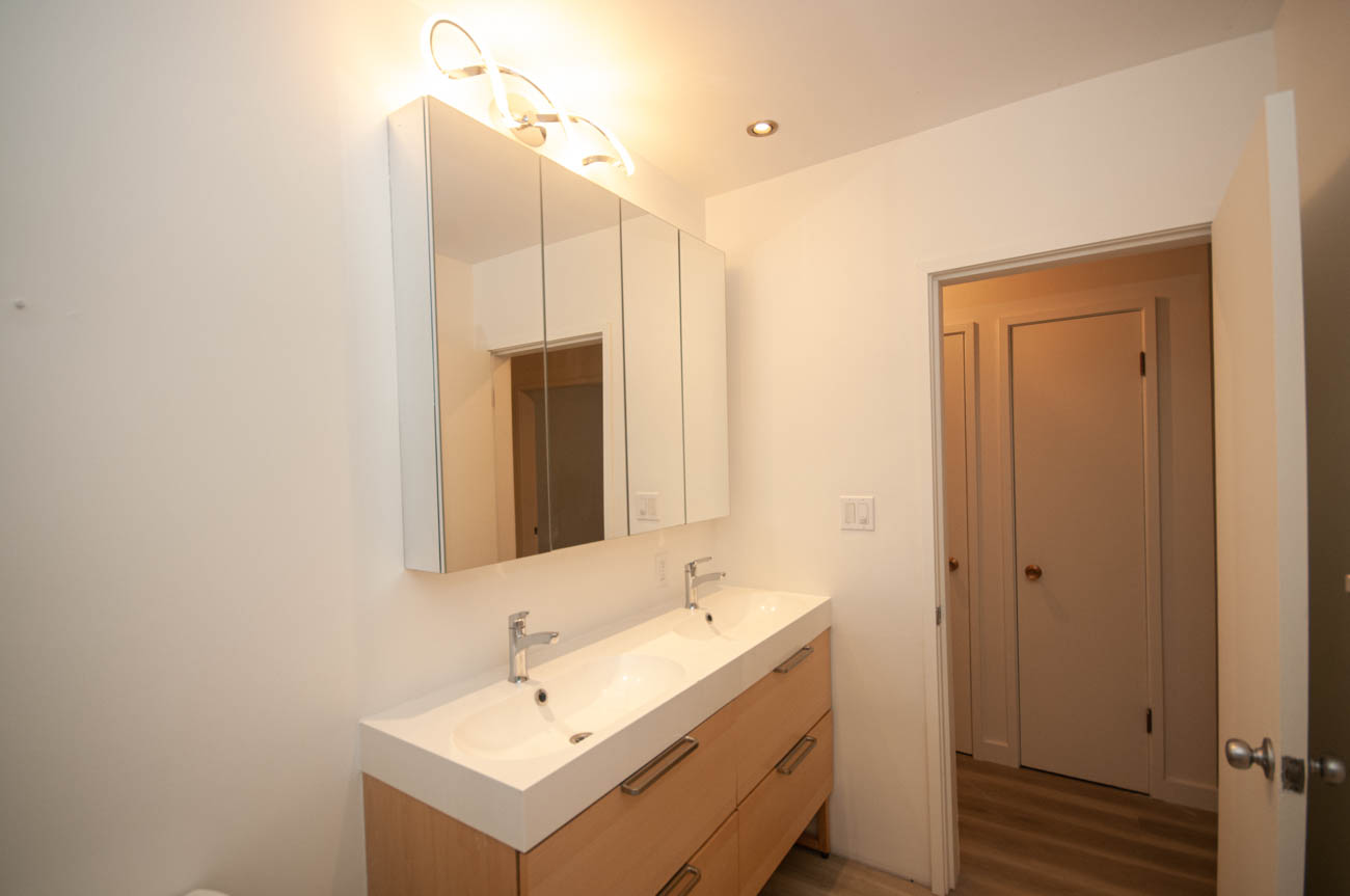4982 cliffridge ave north vancouver capilano