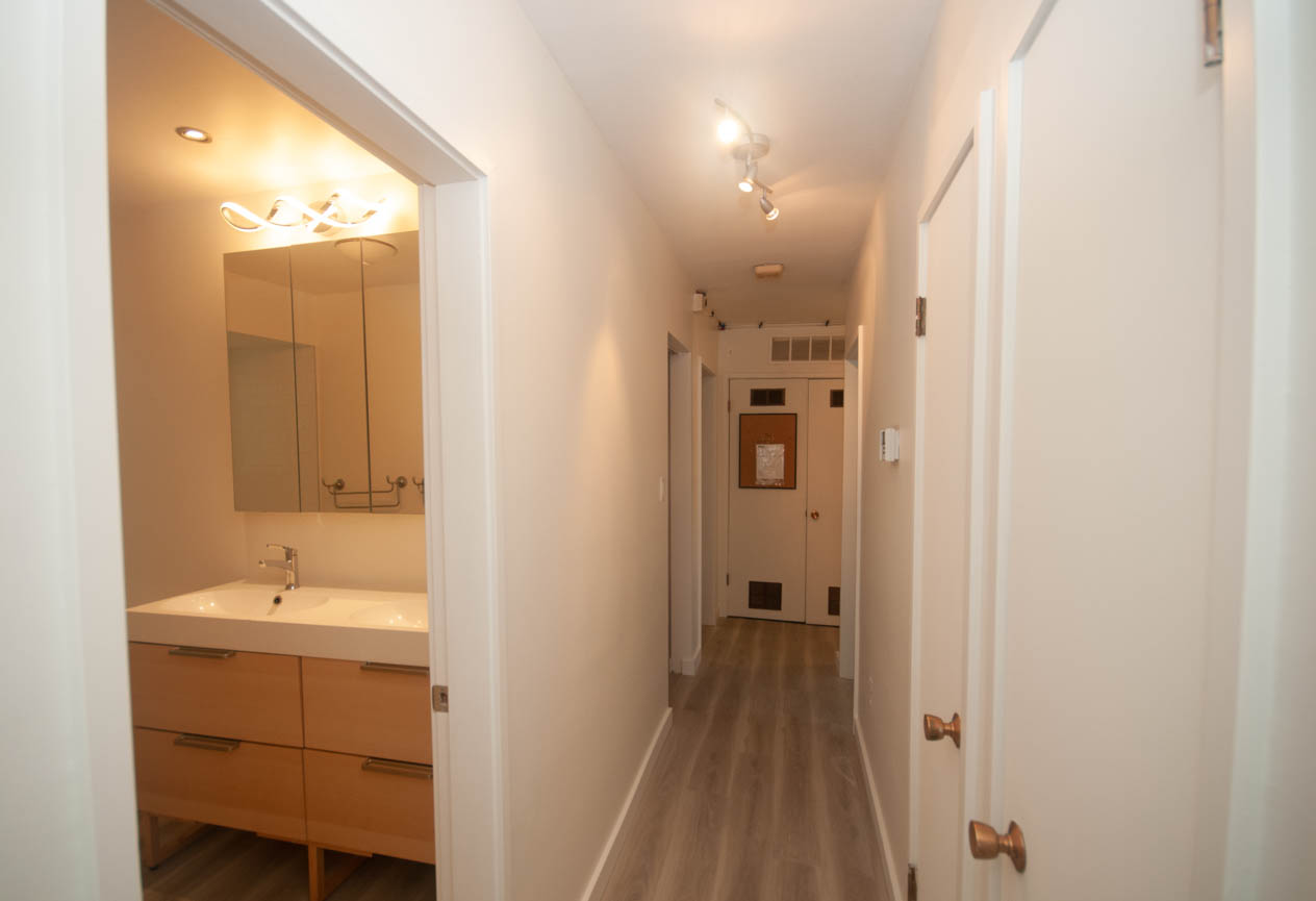 4982 cliffridge ave north vancouver capilano