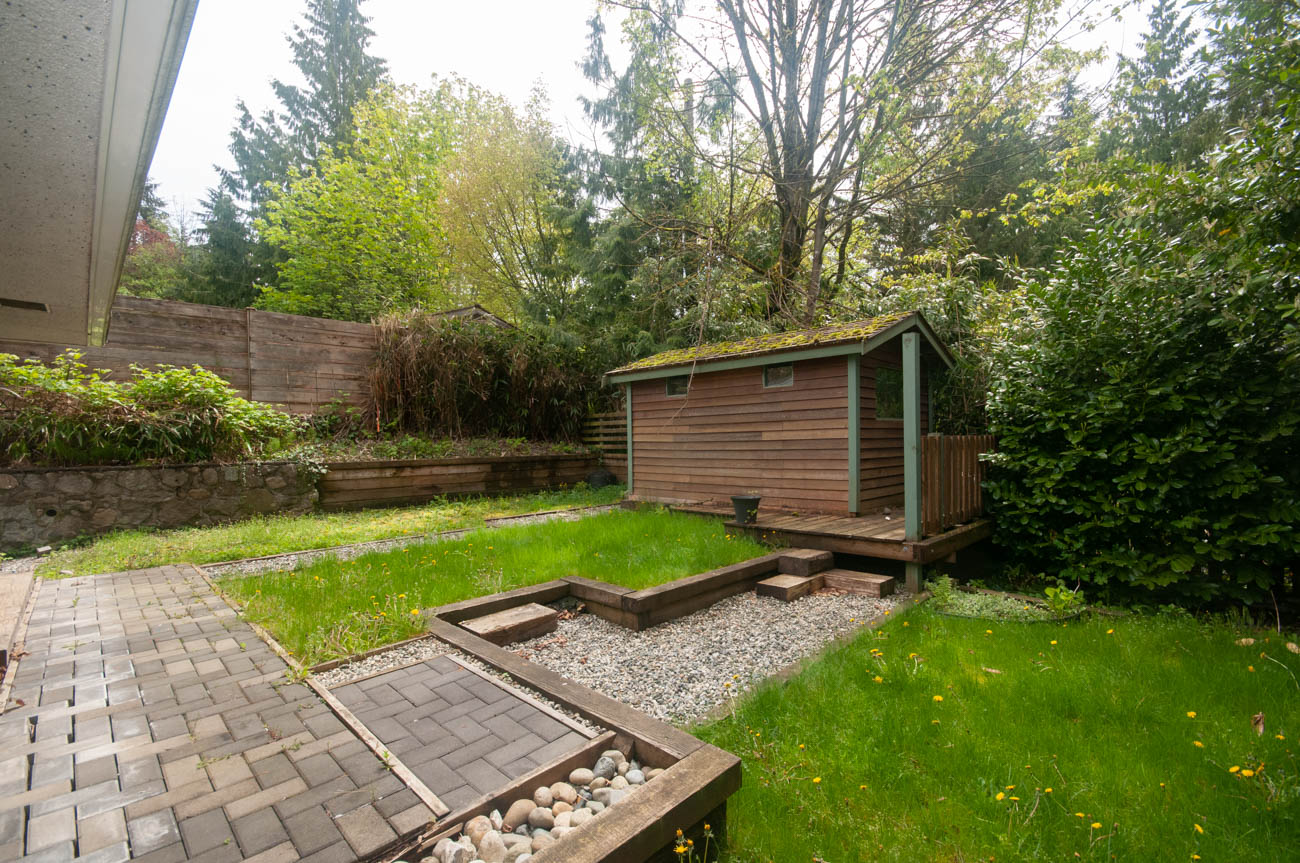 4982 cliffridge ave north vancouver capilano