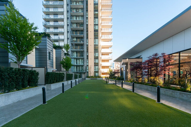 Spacious 1-bedroom + den condo with modern furnishings and a serene outdoor garden. - 1105 - 1401 Hunter Street, North Vancouver
