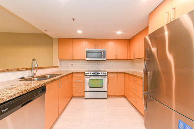 303 125 milross ave vancouver downtown crosstown