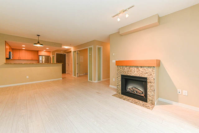 303 125 milross ave vancouver downtown crosstown