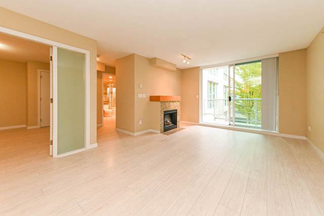 303 125 milross ave vancouver downtown crosstown