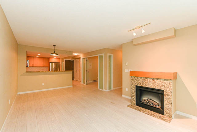 303 125 milross ave vancouver downtown crosstown