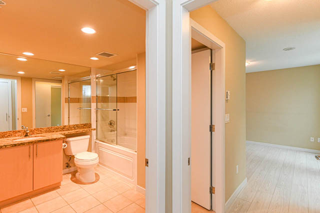 303 125 milross ave vancouver downtown crosstown