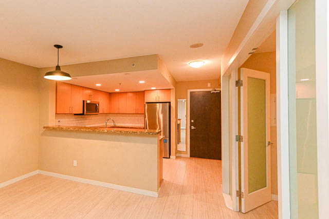 303 125 milross ave vancouver downtown crosstown