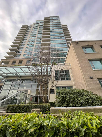 303 125 milross ave vancouver downtown crosstown