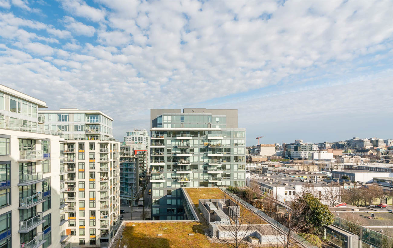 Furnished 2-bedroom + den with city view and modern architecture. - 1403 - 159 West 2nd, Vancouver West Side
