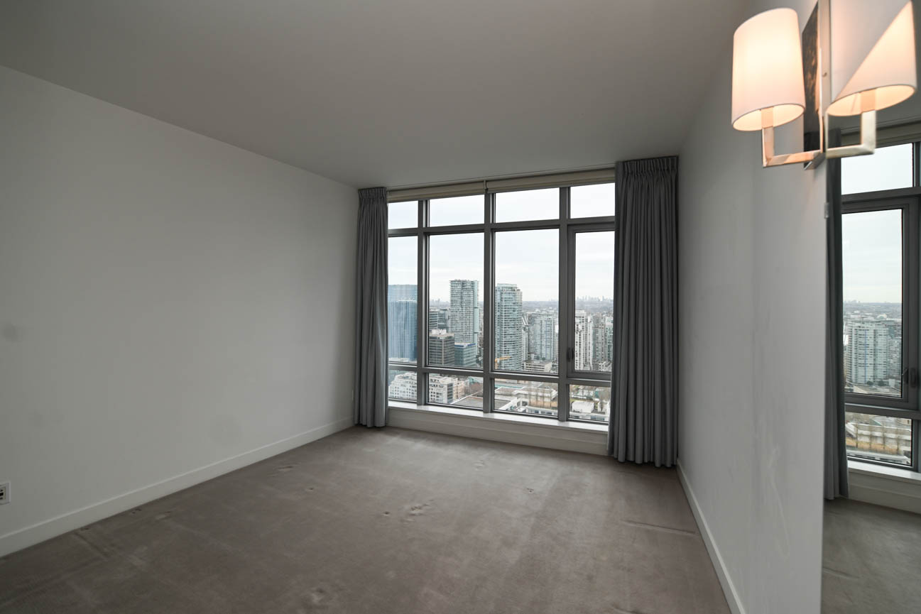 Bright living room with city view and large windows. - 3501 - 1028 Barclay, Vancouver Downtown