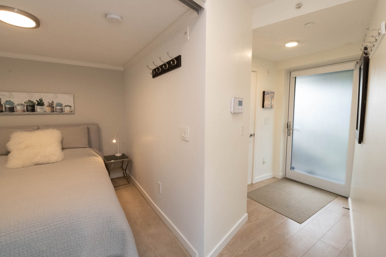 Tastefully furnished 1 bdrm townhouse in Mount Pleasant Vancouver East Side