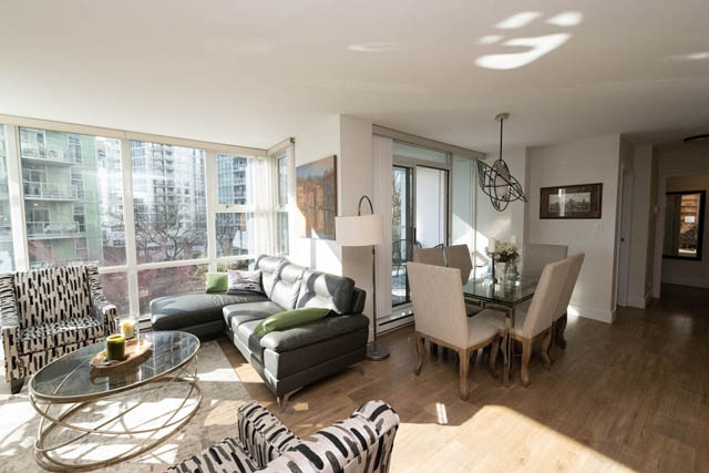 2 bedroom den