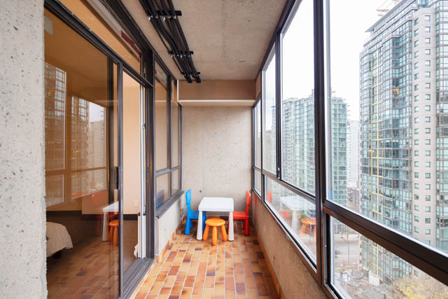 Bright balcony with city view and modern furnishings. - 1402 - 738 Broughton St, Vancouver Downtown