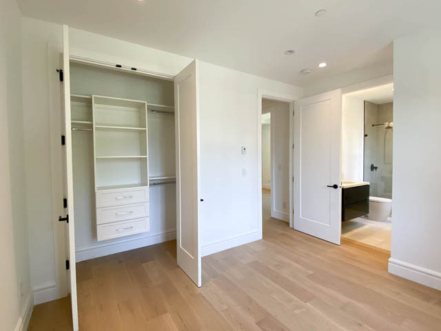 6 bedroom