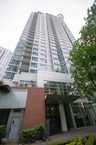 Furnished 1-bedroom condo with modern design, large windows, and city view. - 1105 - 198 Aquarius Mews, Vancouver Downtown