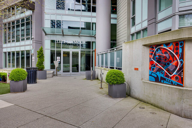 1207 - 1372 Seymour St - Condo - Downtown - Photo 3 of 44