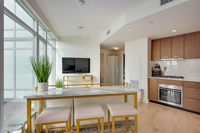 1207 - 1372 Seymour St - Condo - Downtown - Photo 12 of 44