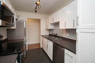 65 - 986 Premier St
