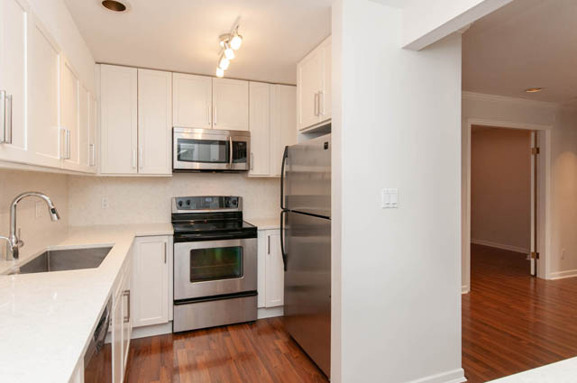 207 1528 bowser ave north vancouver norgate