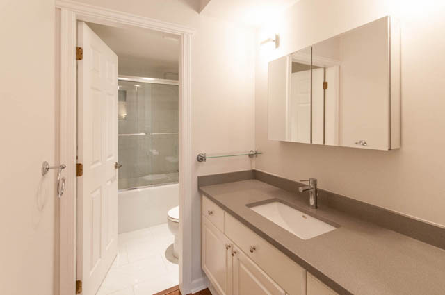 207 1528 bowser ave north vancouver norgate