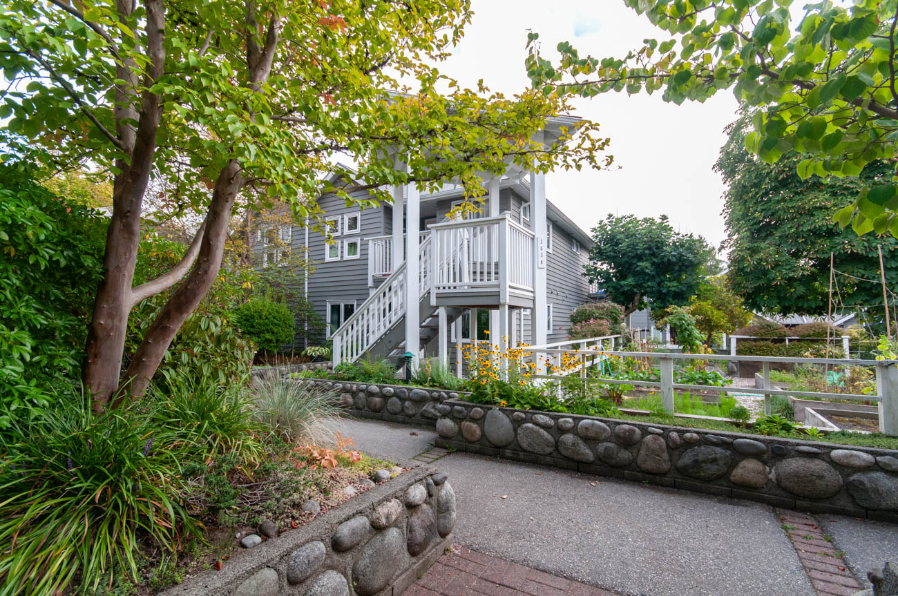 Rental 1 Bedroom plus Den North Vancouver