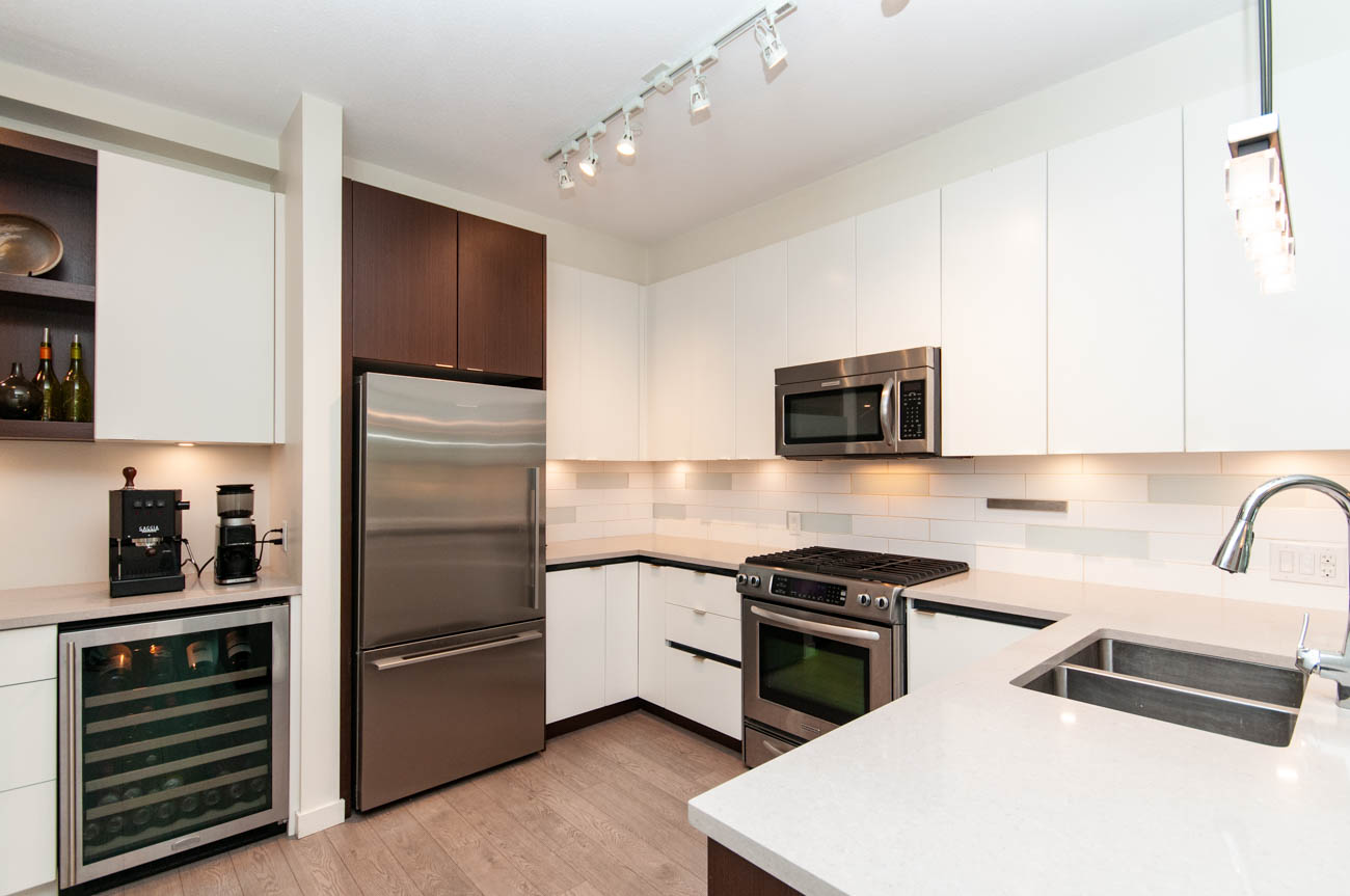 North Vancouver Furnished 2 Bed