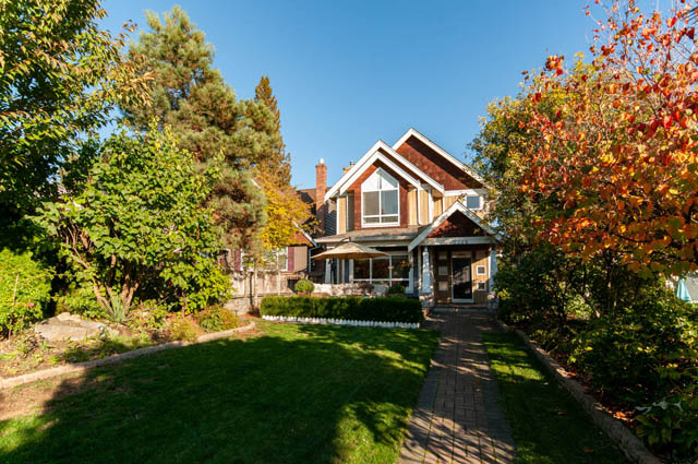 2328 jones ave north vancouver lonsdale