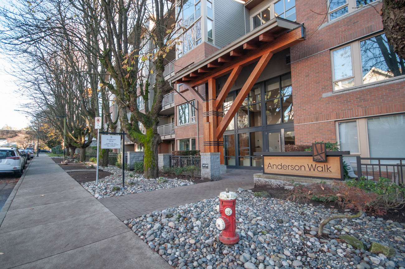 Lonsdale 2 bed 2 bath North Vancouver