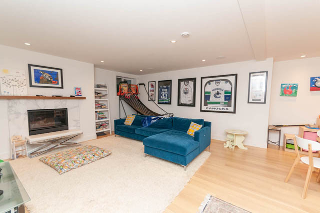 2767 crescentview dr north vancouver edgemont
